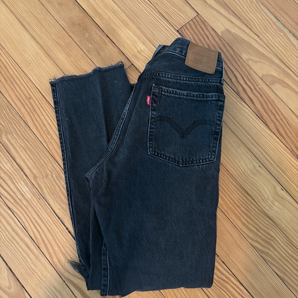 Black Levi’s jeans